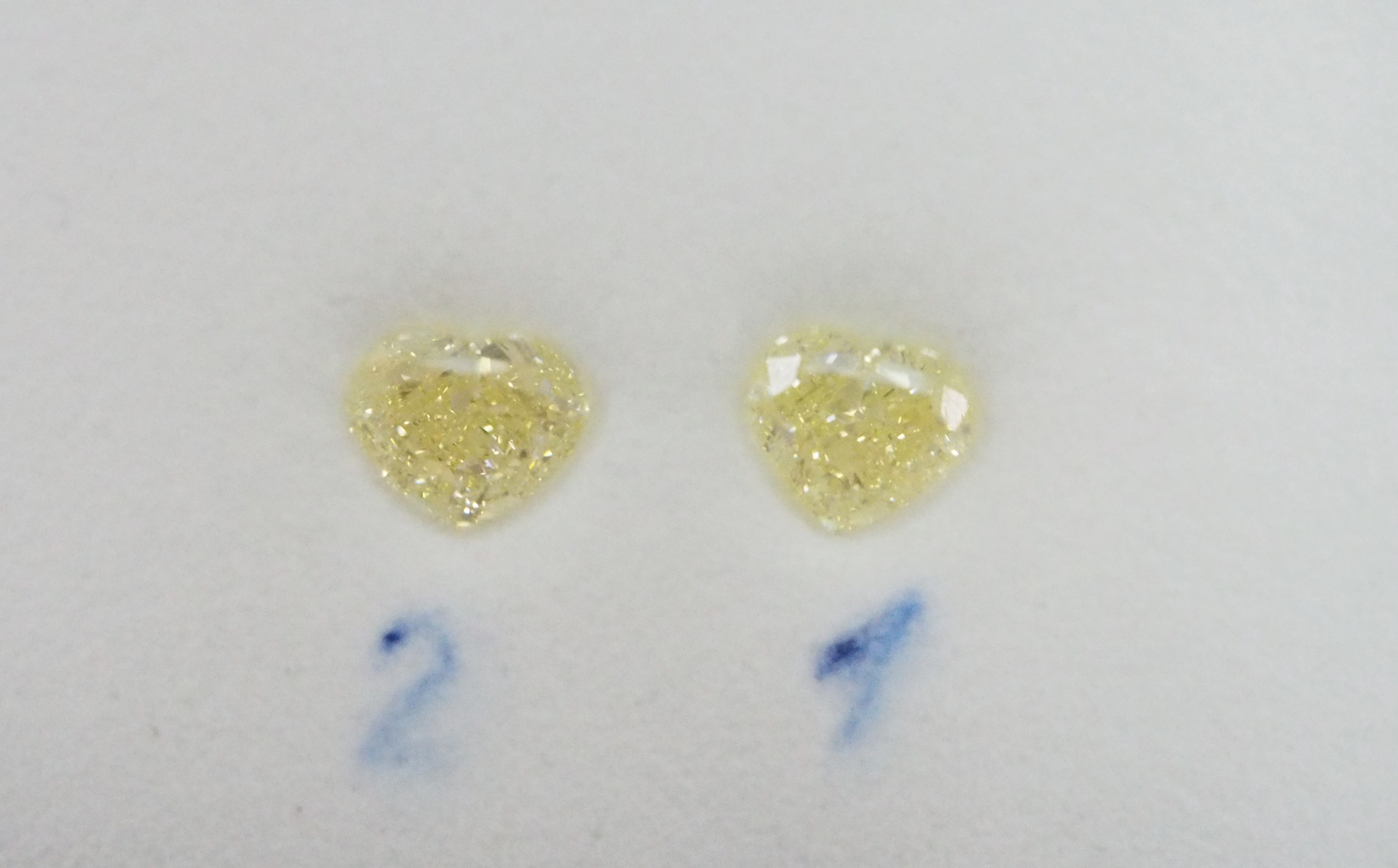 Бриллиант полированный сердце (6,82*8,18*4,58мм) 2,1ct